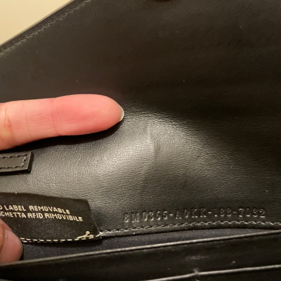 Authentic continental Fendi wallet - like new! - Picture 7 of 7